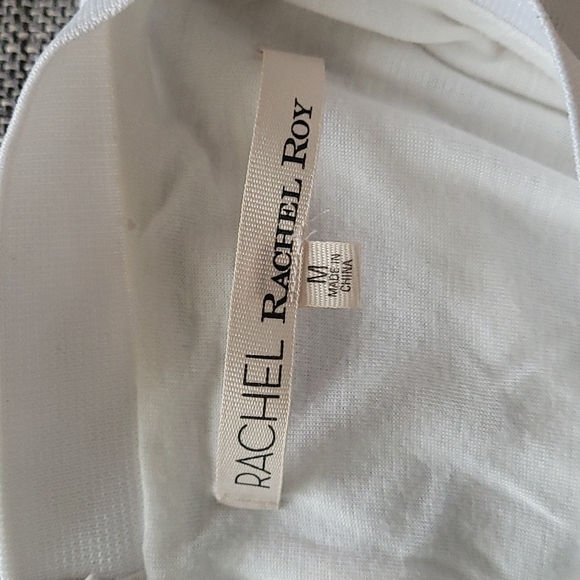 Rachel Roy short sleeved tshirt. Size medium - Picture 8 of 8